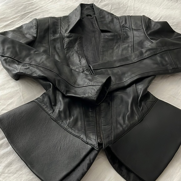 Waist accentuating leather jacket - Picture 1 of 5